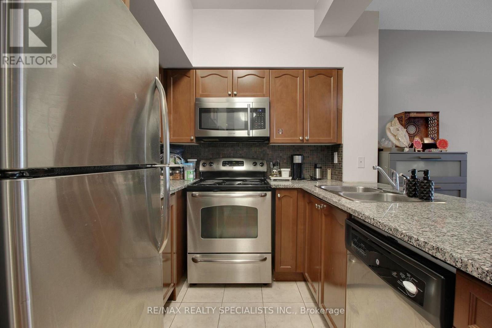 2303 - 335 Rathburn Road W, Mississauga, Ontario  L5B 0C8 - Photo 10 - W14009392