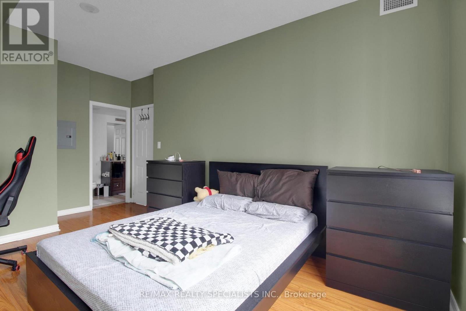 2303 - 335 Rathburn Road W, Mississauga, Ontario  L5B 0C8 - Photo 17 - W14009392