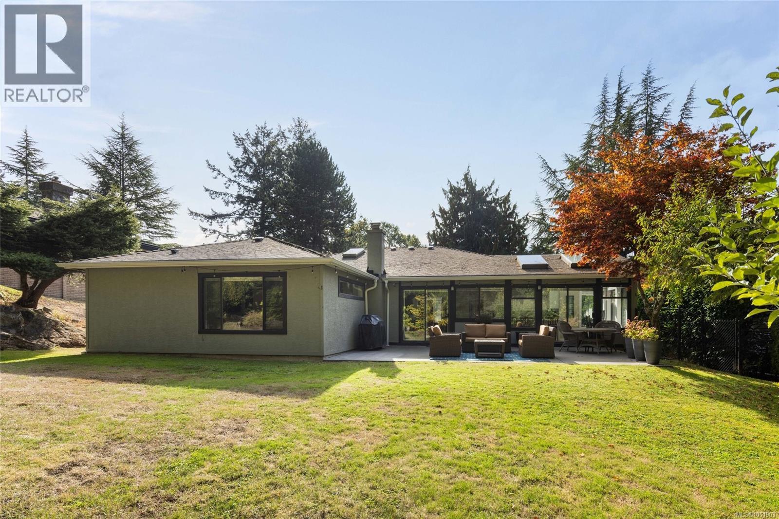 1089 Donwood Dr, Saanich, British Columbia  V8X 4G3 - Photo 35 - 1051903