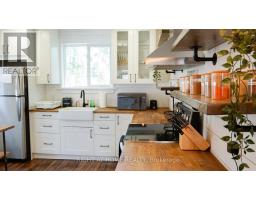 110 CAMERON AVENUE N, Hamilton, Ontario