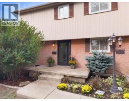 31 BERRISFIELD Crescent, Hamilton, Ontario
