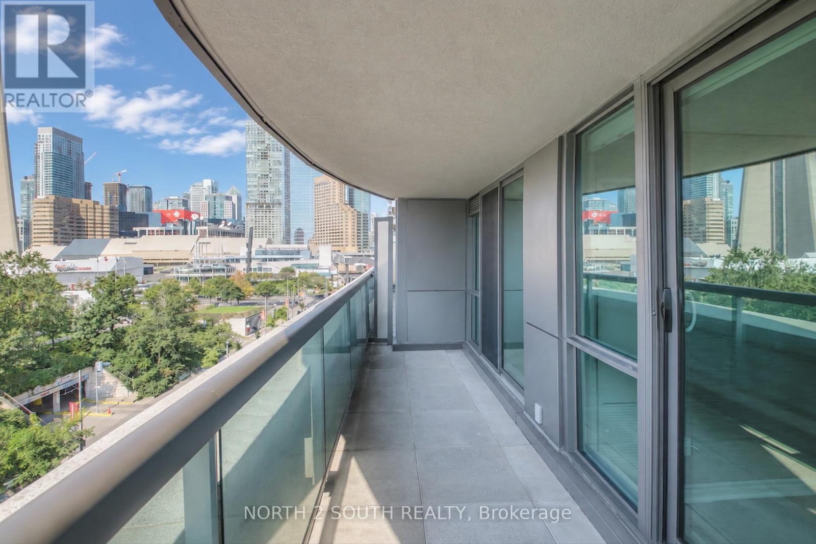 712 - 25 Lower Simcoe Street, Toronto (Waterfront Communities), Ontario  M5J 3A1 - Photo 3 - C13847876