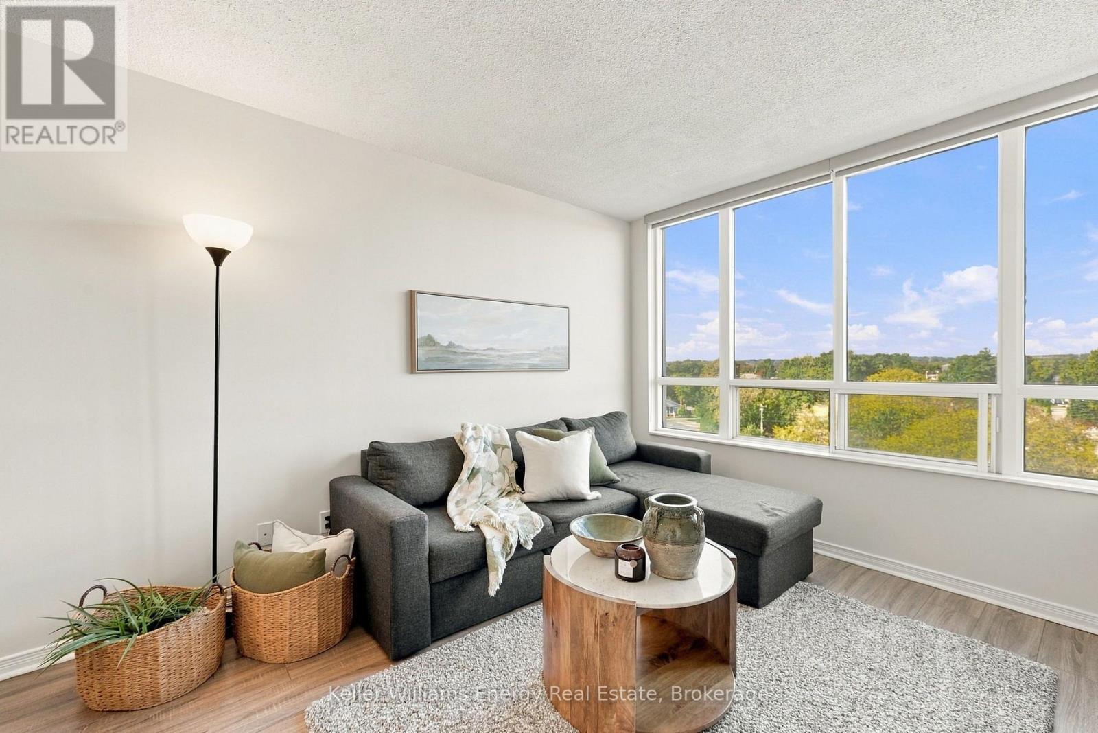 705 - 1200 The Esplanade N, Pickering, Ontario  L1V 6V3 - Photo 4 - E14012946