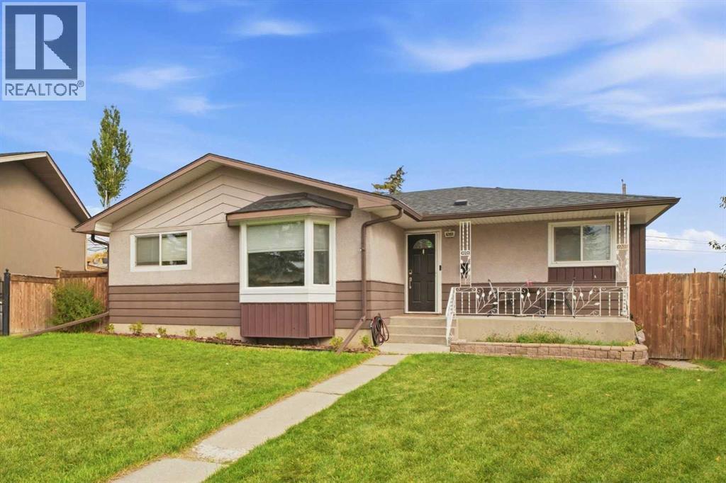 6352 Travois Crescent NW Calgary Alberta Canada T2K3S7 2