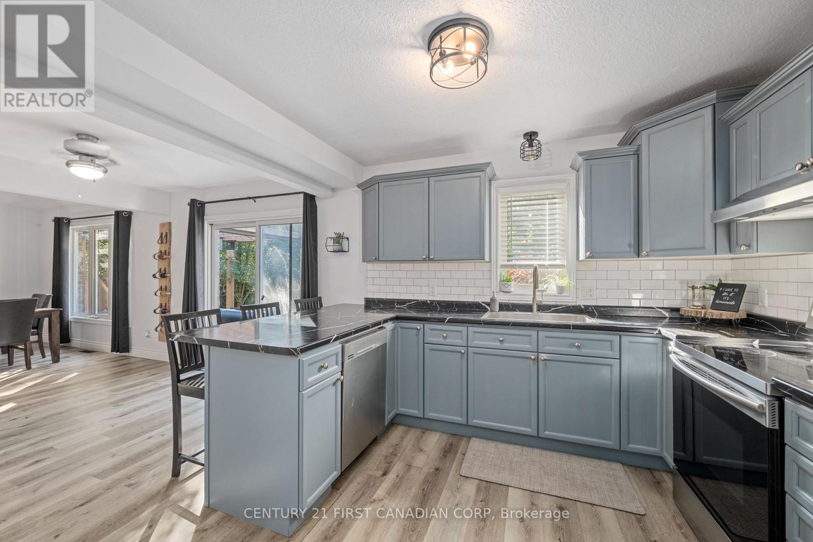 101 Duchess Avenue, Lucan Biddulph, Ontario  N0M 2J0 - Photo 12 - X14013366