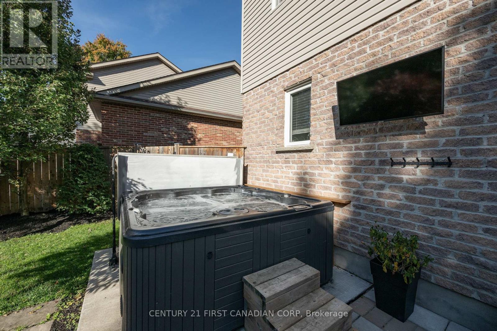 101 Duchess Avenue, Lucan Biddulph, Ontario  N0M 2J0 - Photo 39 - X14013366