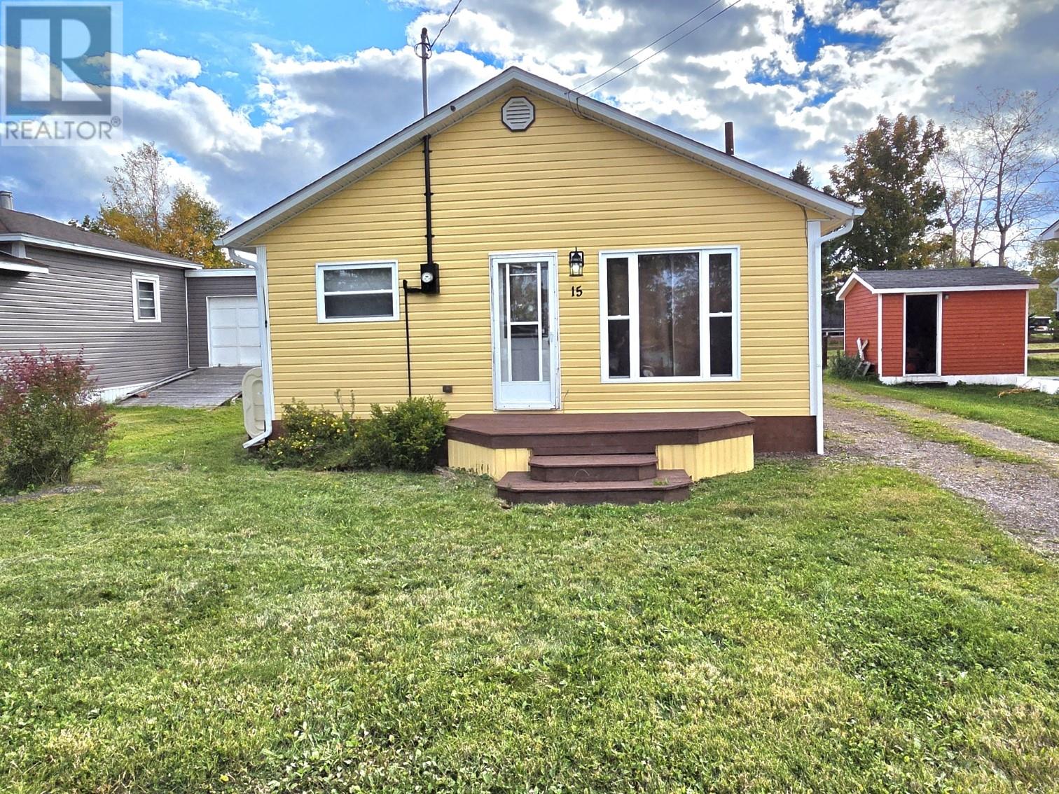 <div class="slider-price">$134,500</div><p>15 Coronation Street, Botwood, Newfoundland & Labrador</p>