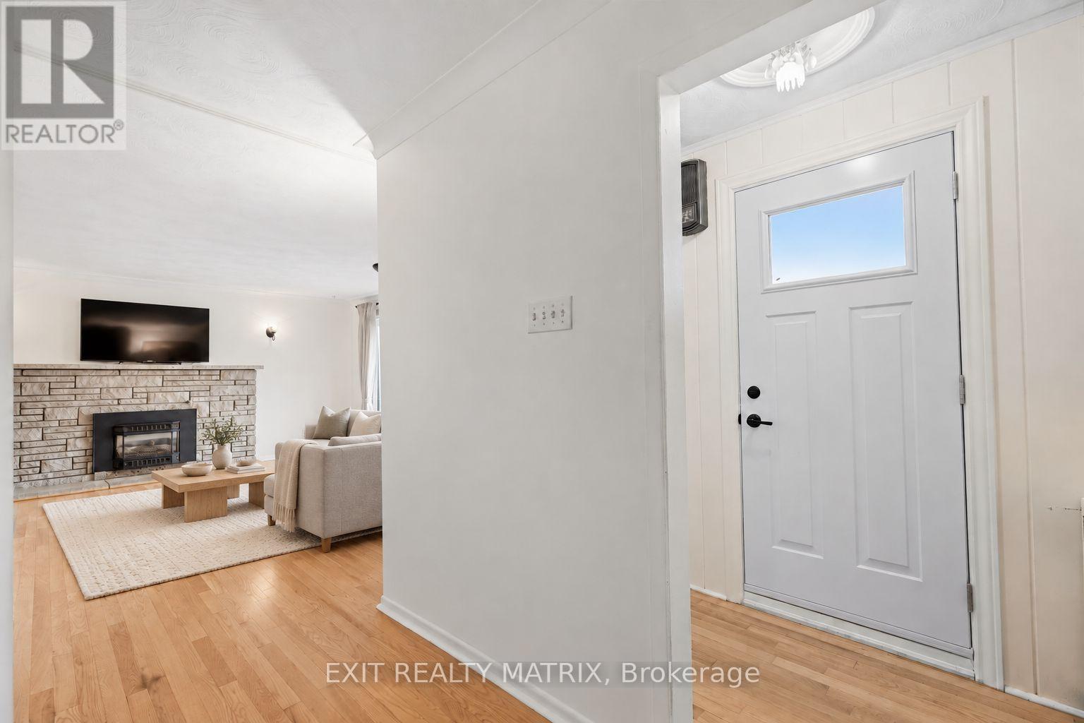 2439 Raymond Street, Clarence-Rockland, Ontario  K4K 1K3 - Photo 3 - X14010462