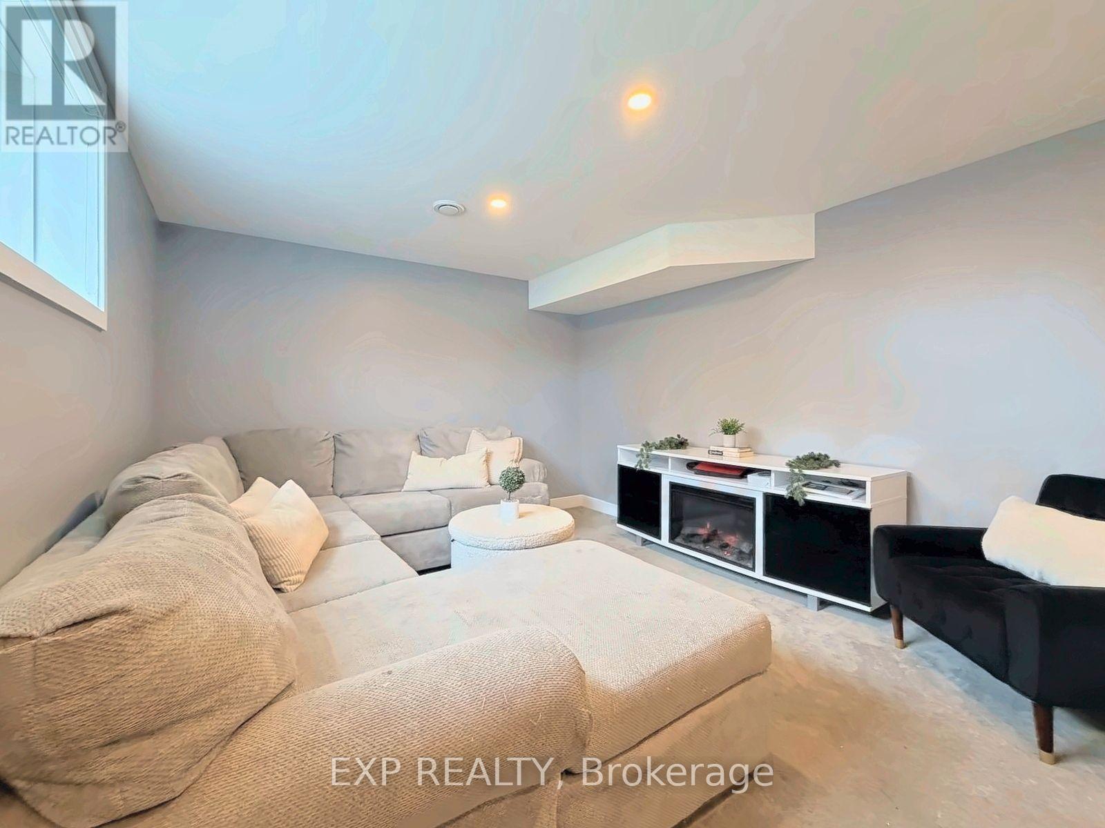 543 Rathburn Lane, Ottawa, Ontario  K1T 0T3 - Photo 42 - X14012038