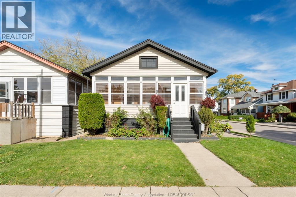 MLS# 26025119: 404 CAROLINE STREET, Windsor, Canada