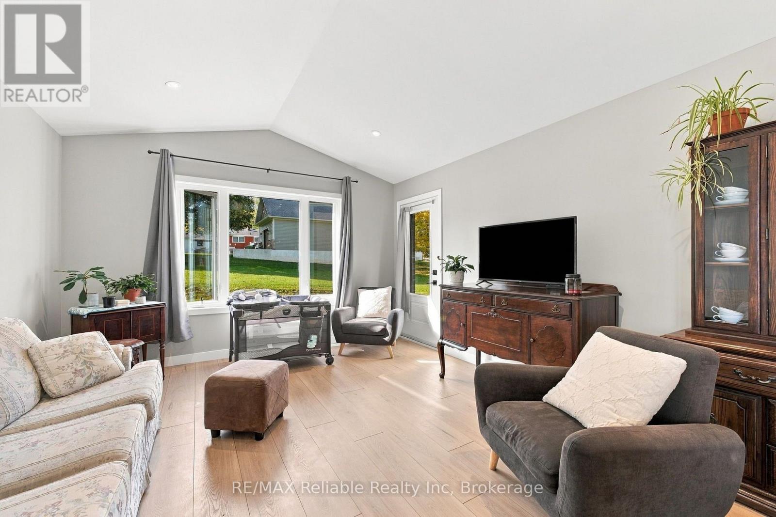 236 Beech Street, Central Huron, Ontario N0M 1L0 - Photo 18 - X14013094