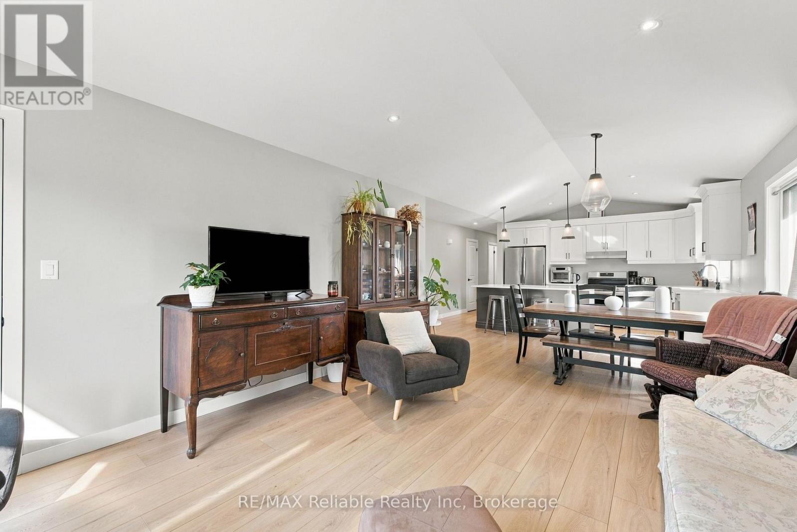 236 Beech Street, Central Huron, Ontario N0M 1L0 - Photo 20 - X14013094