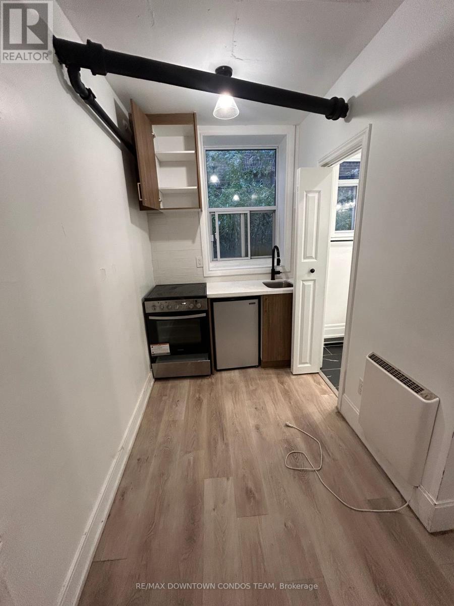 17 - 917 St Clair Avenue W, Toronto, Ontario  M6C 1C7 - Photo 11 - C14010850