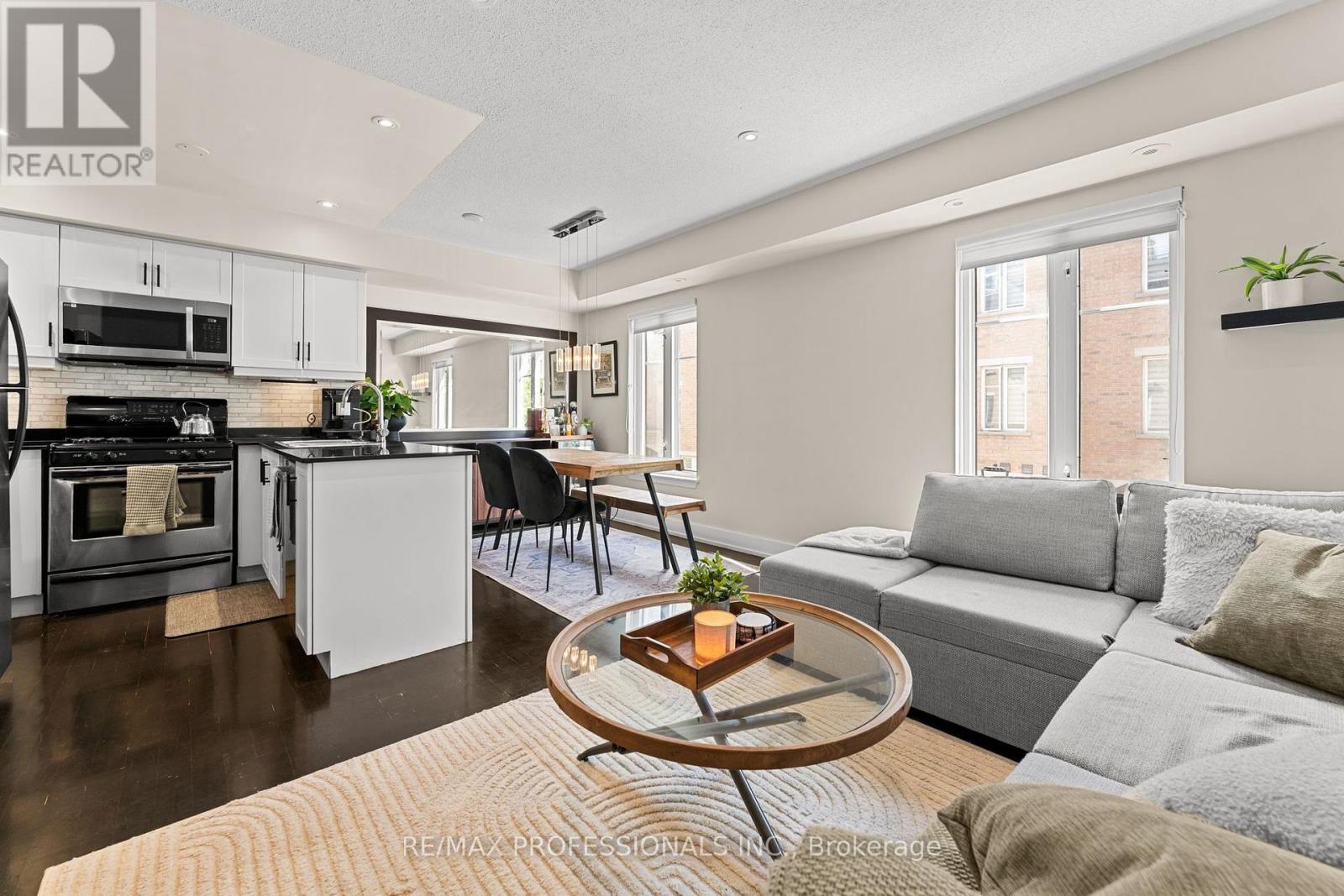 439 - 34 WESTERN BATTERY ROAD, Toronto, Ontario