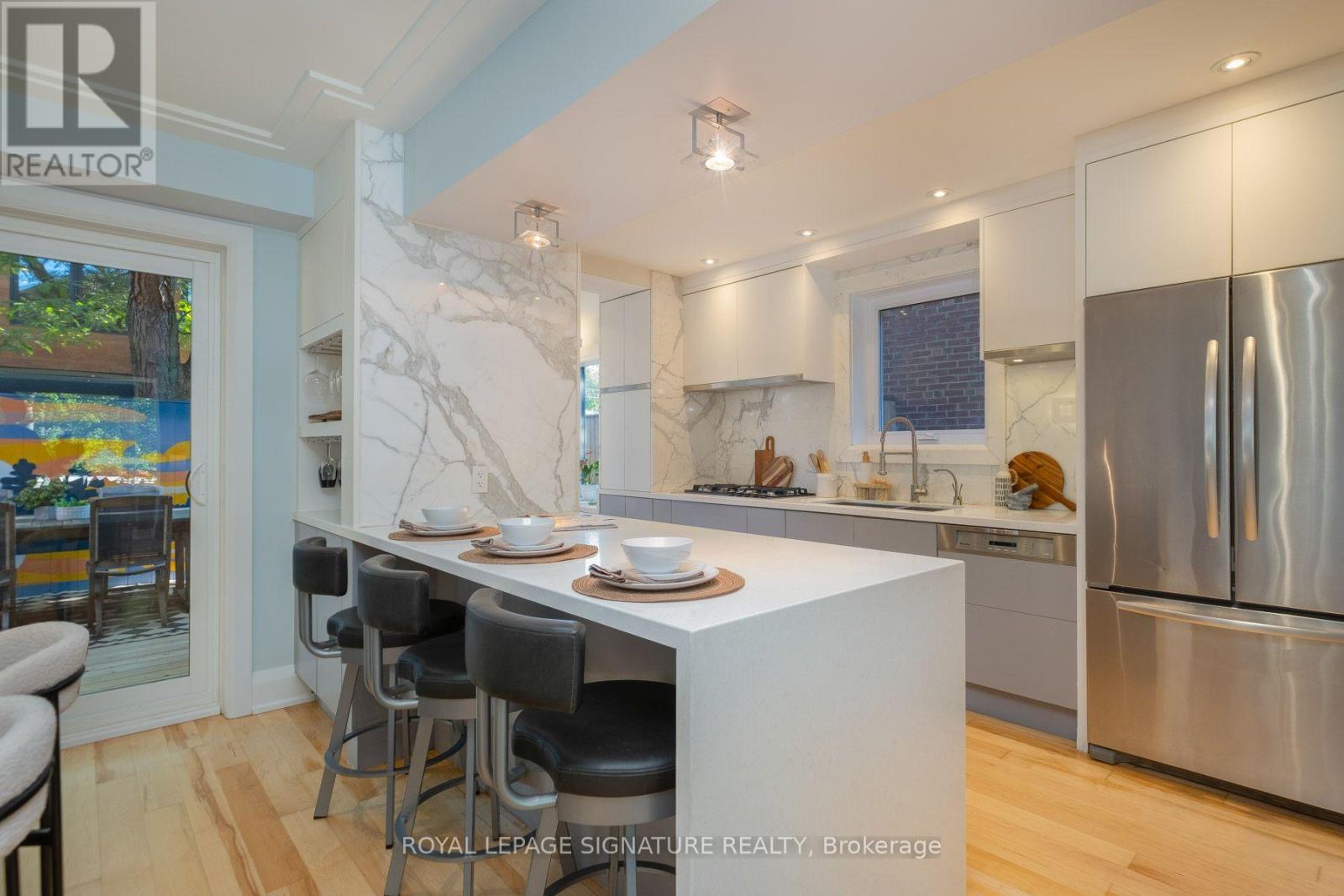 35 Bessborough Drive, Toronto, Ontario  M4G 3H6 - Photo 11 - C14011372