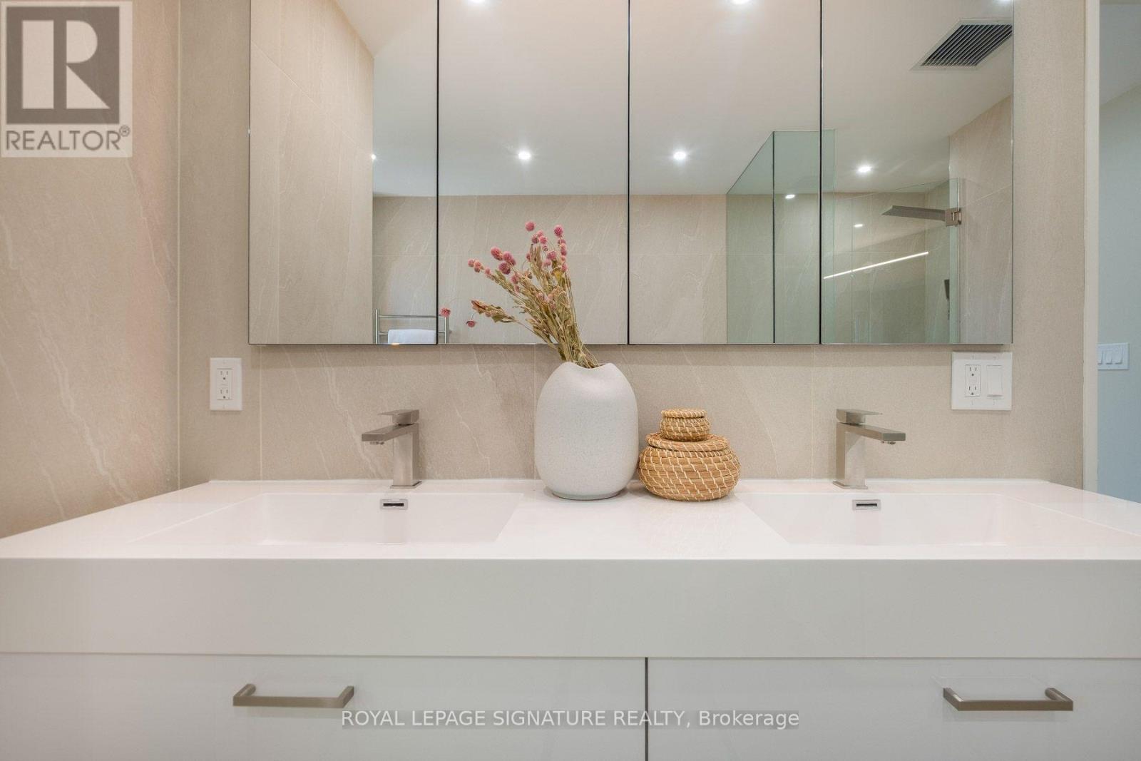 35 Bessborough Drive, Toronto, Ontario  M4G 3H6 - Photo 48 - C14011372