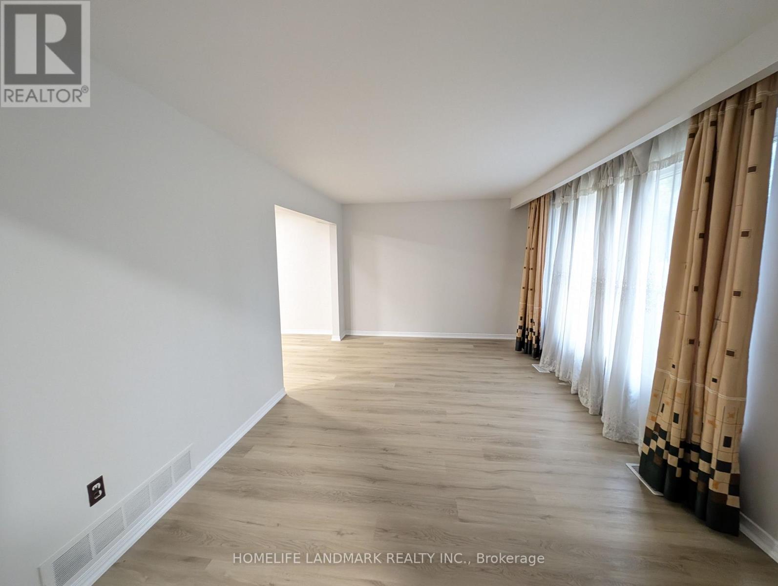 22 Threadneedle Crescent, Toronto, Ontario  M2H 1Z4 - Photo 3 - C14013748