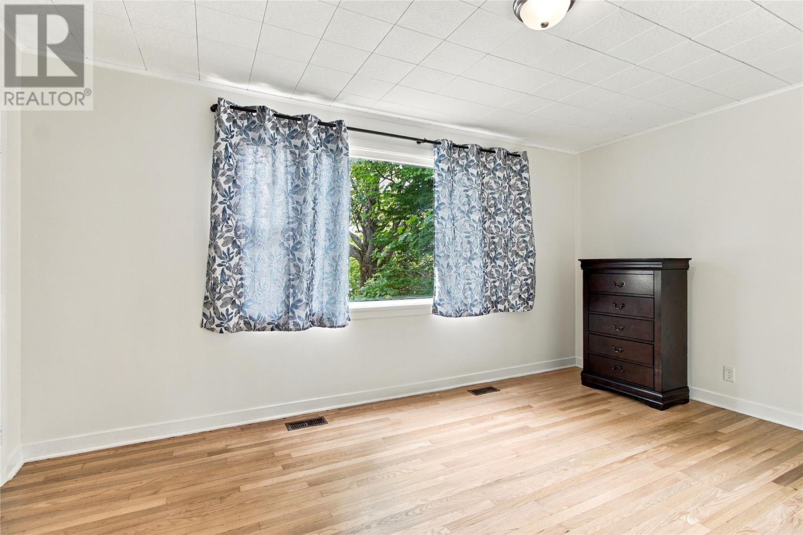 6 Cherry Hill Road, St. John's — photo 13