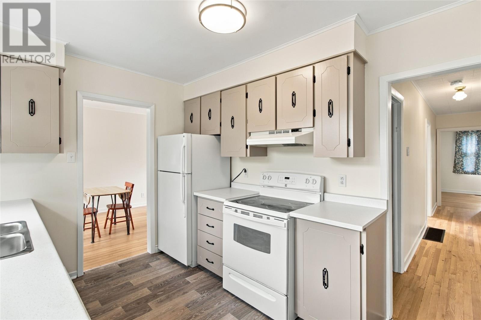 6 Cherry Hill Road, St. John's — photo 9
