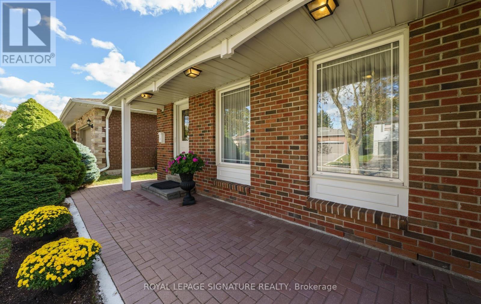 29 Fluellen Drive, Toronto, Ontario  M1W 2B2 - Photo 6 - E14012170