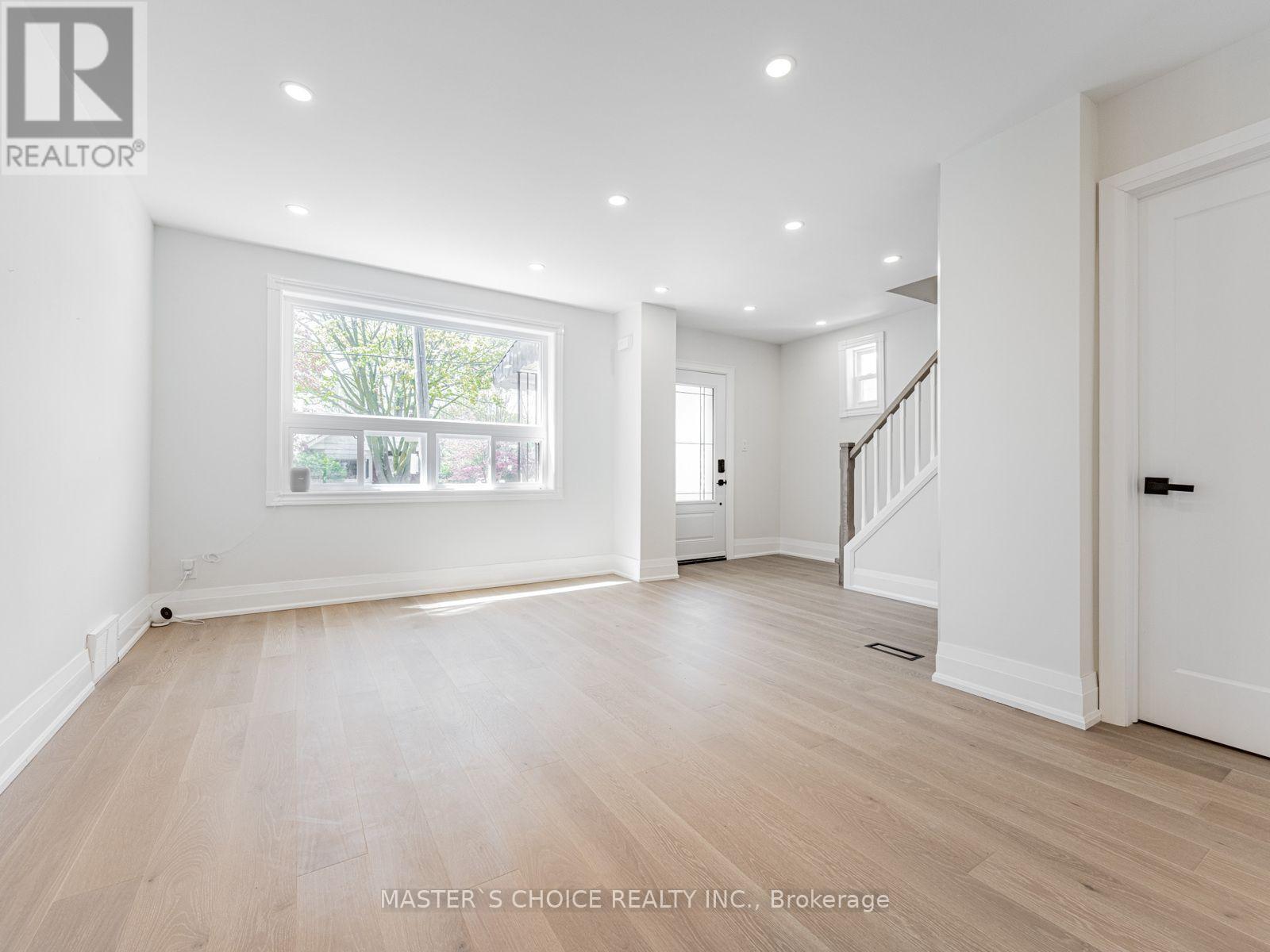127 Highfield Road, Toronto, Ontario  M4L 2T9 - Photo 11 - E14013736