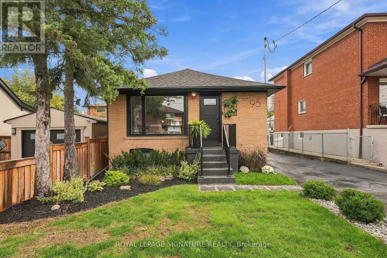 95 LAUREL AVENUE, Toronto, Ontario