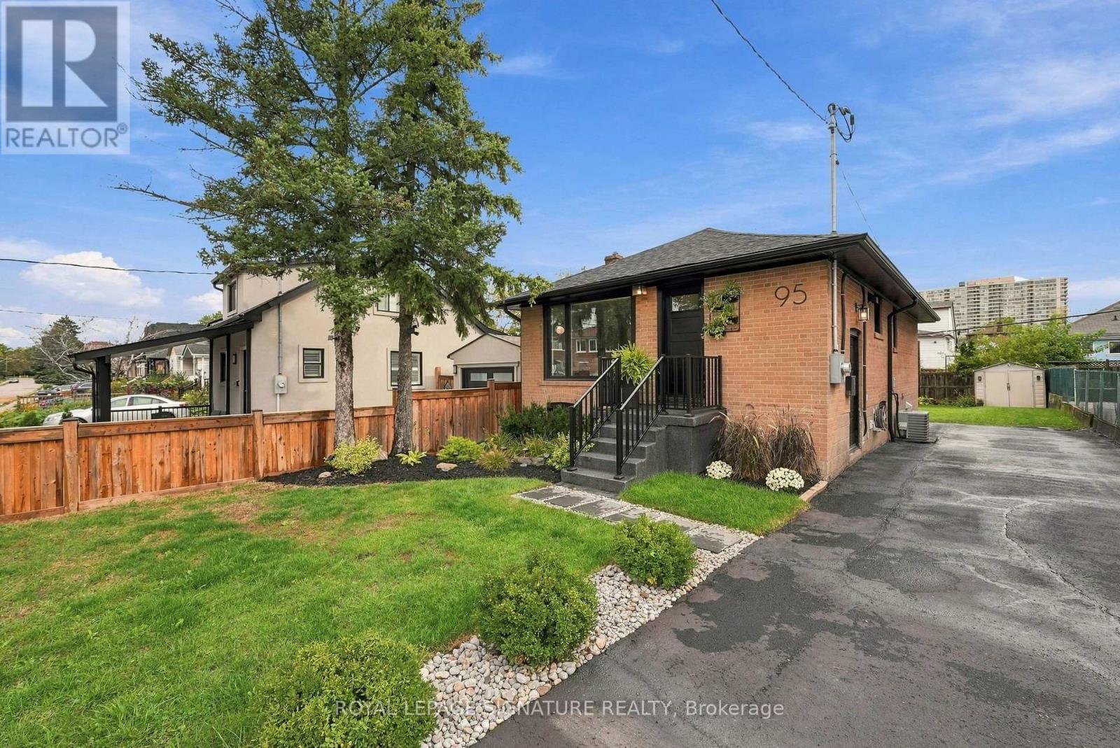 95 Laurel Avenue, Toronto, Ontario  M1K 3J8 - Photo 2 - E14014106