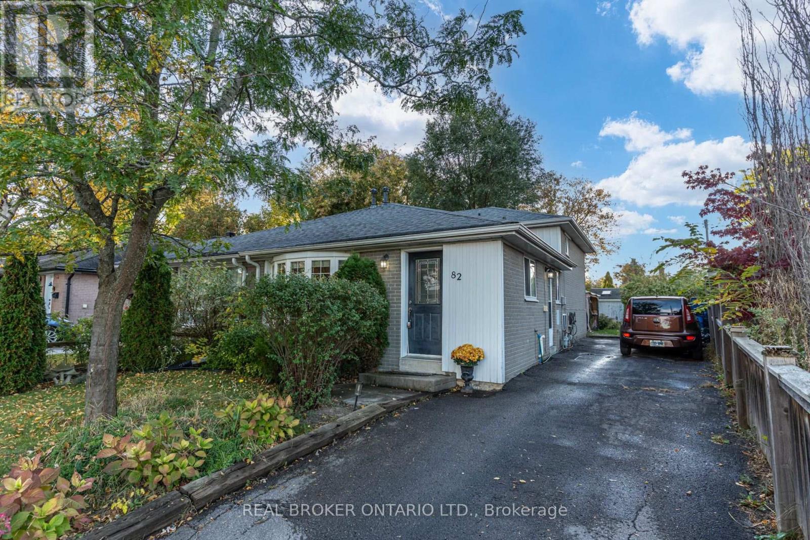 82 Tecumseh Drive, Aurora (Aurora Heights), Ontario  L4G 2X4 - Photo 2 - N14012120