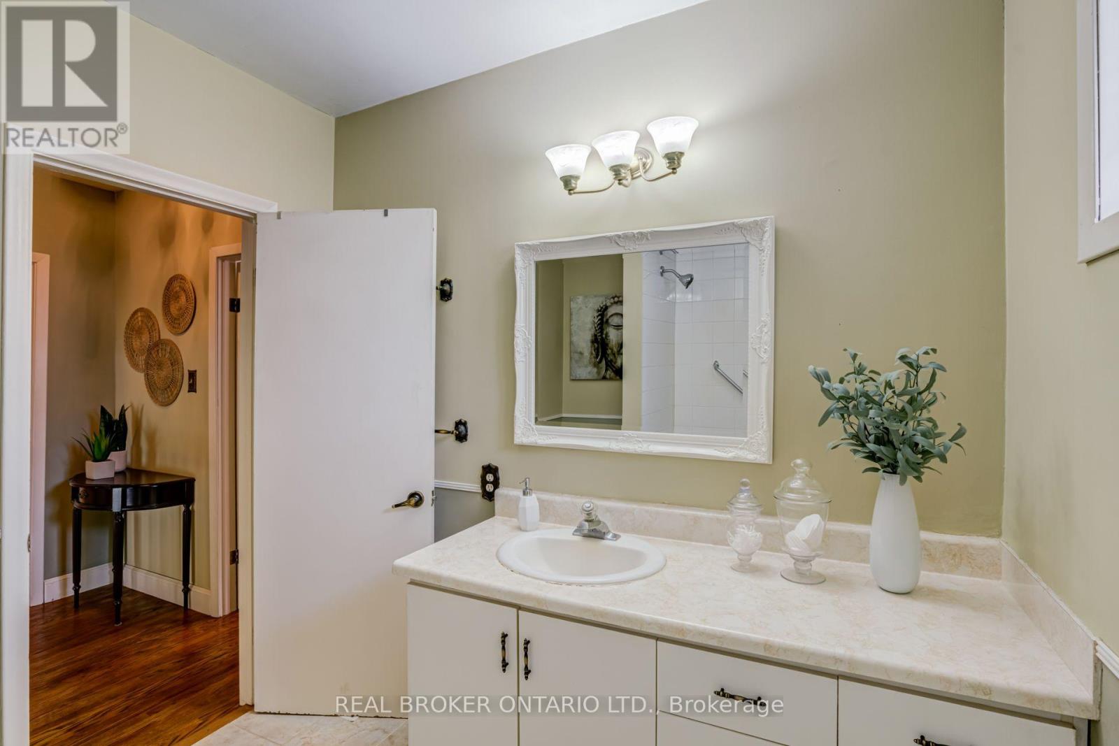 82 Tecumseh Drive, Aurora (Aurora Heights), Ontario  L4G 2X4 - Photo 23 - N14012120