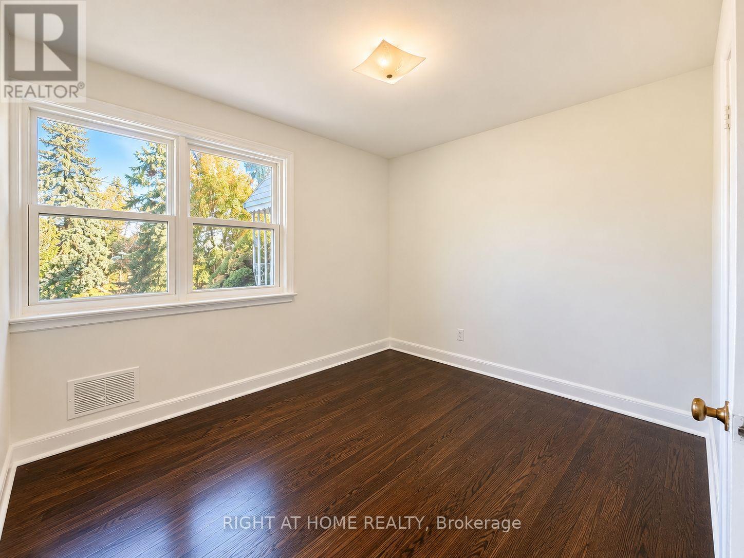 Main Floor - 72 Monkswood Crescent, Newmarket, Ontario  L3Y 2K1 - Photo 14 - N14013862