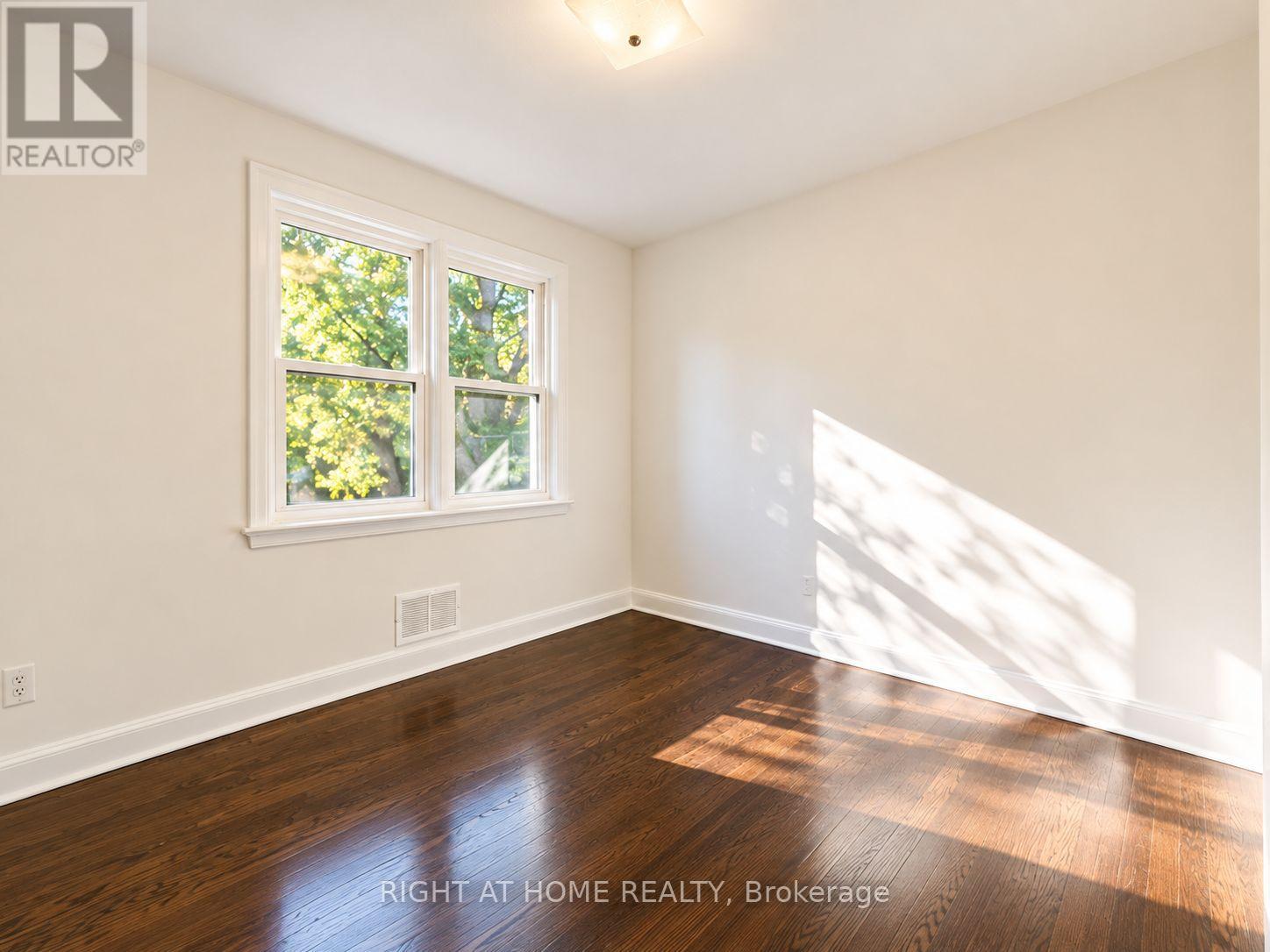 Main Floor - 72 Monkswood Crescent, Newmarket, Ontario  L3Y 2K1 - Photo 18 - N14013862