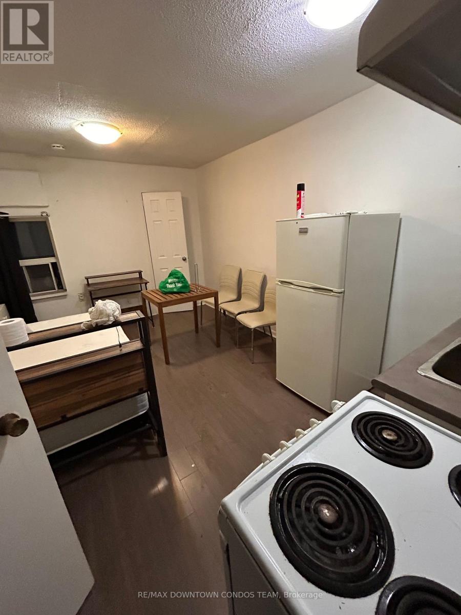 203 - 5 Thornburn Avenue, Toronto, Ontario  M6K 1C4 - Photo 5 - W14010042