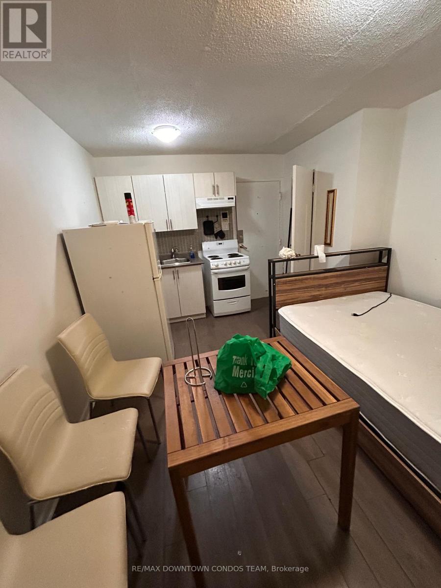 203 - 5 Thornburn Avenue, Toronto, Ontario  M6K 1C4 - Photo 9 - W14010042