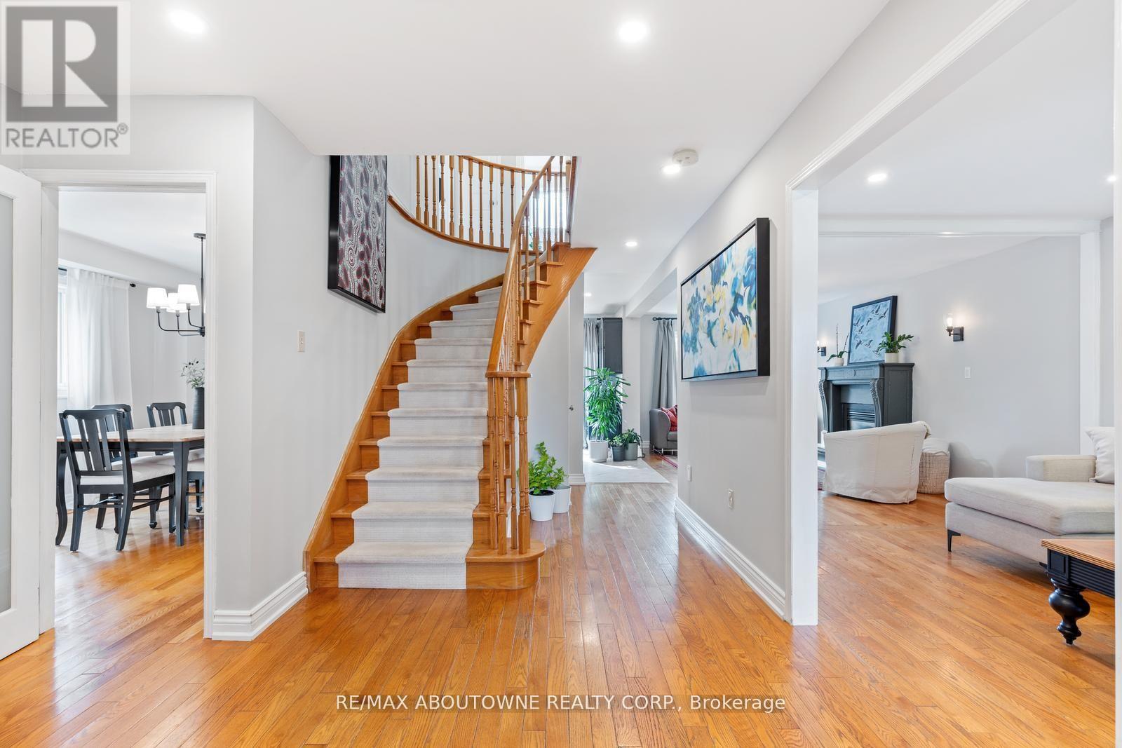 467 Hedgerow Lane, Oakville, Ontario  L6H 4V8 - Photo 5 - W14010258