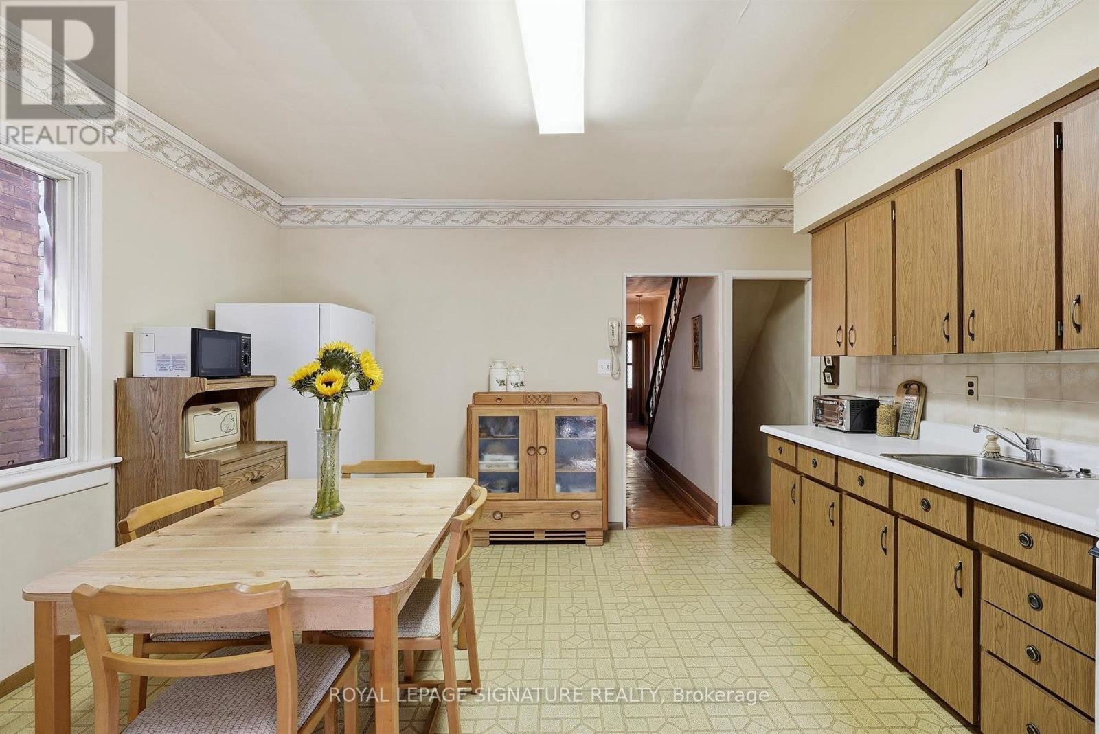 7 Geoffrey Street, Toronto (Roncesvalles), Ontario  M6R 1P2 - Photo 16 - W14010606