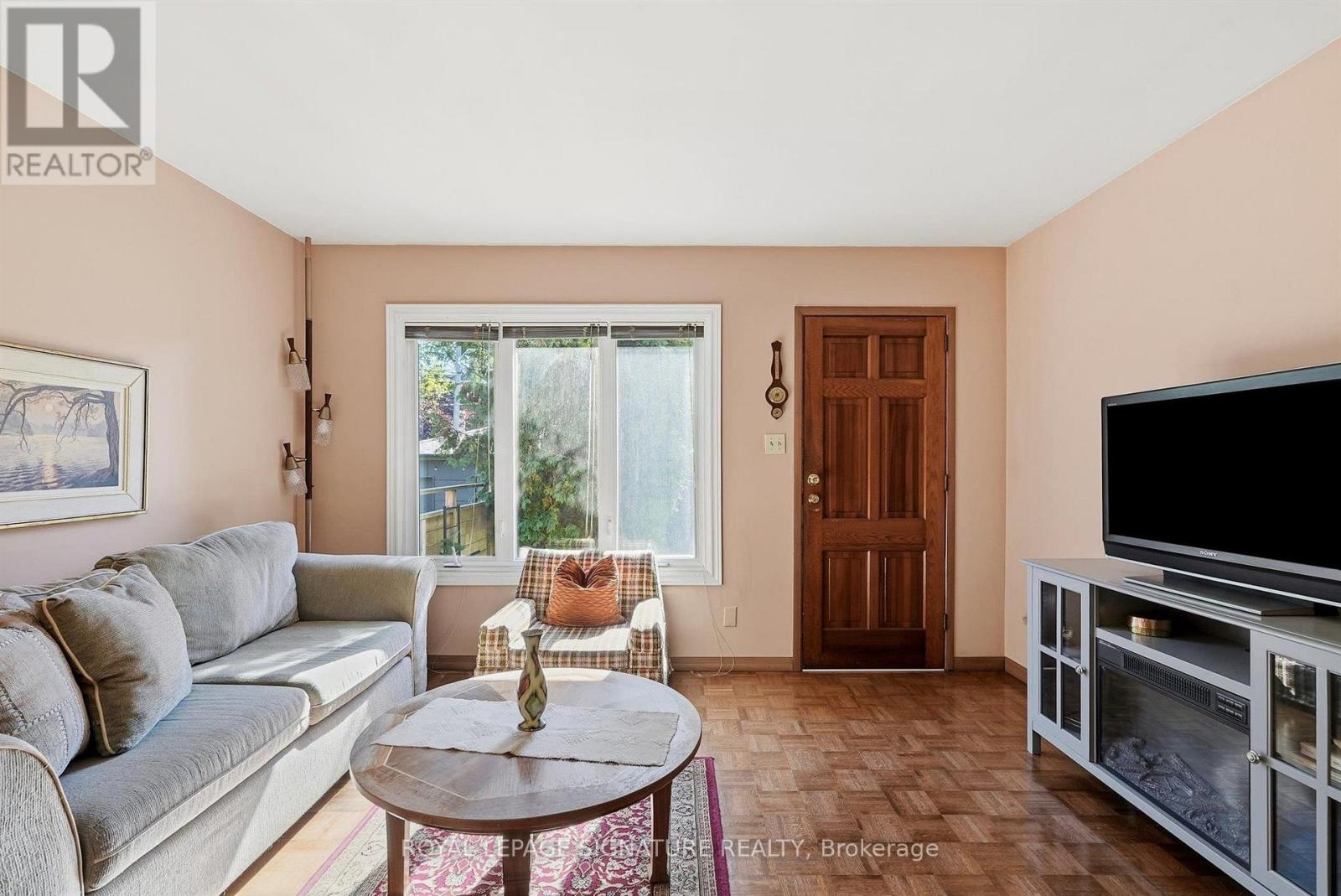 7 Geoffrey Street, Toronto (Roncesvalles), Ontario  M6R 1P2 - Photo 18 - W14010606