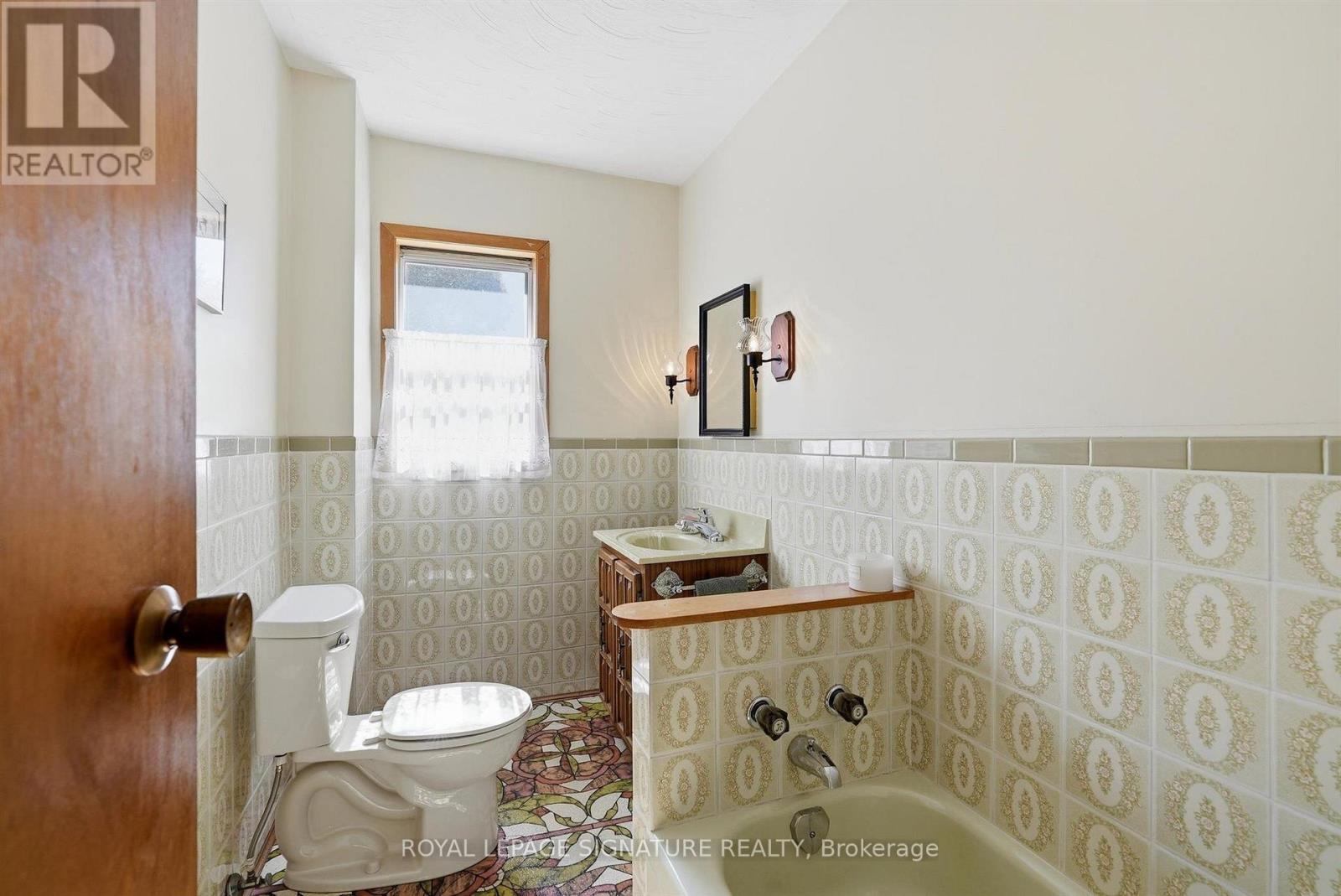 7 Geoffrey Street, Toronto (Roncesvalles), Ontario  M6R 1P2 - Photo 33 - W14010606