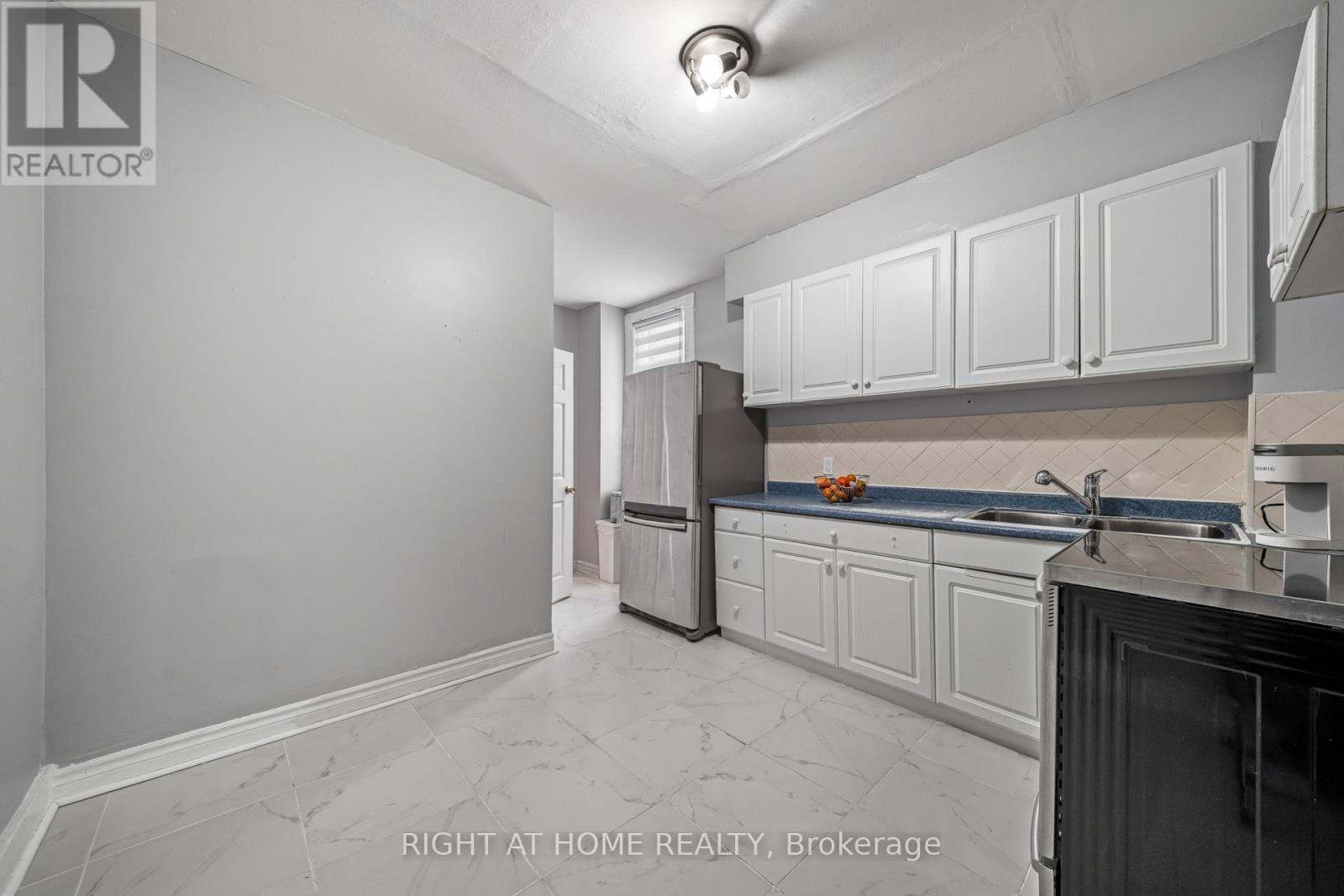 138 Osler Street, Toronto, Ontario  M6N 2Y8 - Photo 9 - W14011508