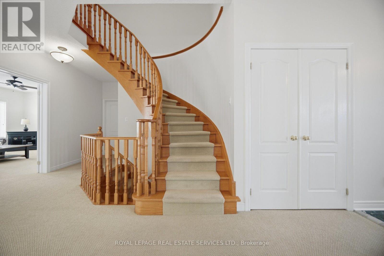 1600 Glenvista Drive, Oakville, Ontario  L6H 6E9 - Photo 18 - W14011774