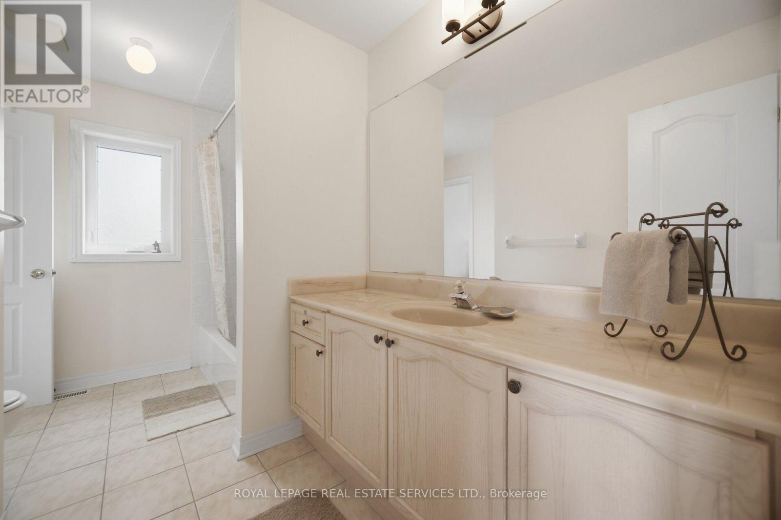 1600 Glenvista Drive, Oakville, Ontario  L6H 6E9 - Photo 34 - W14011774