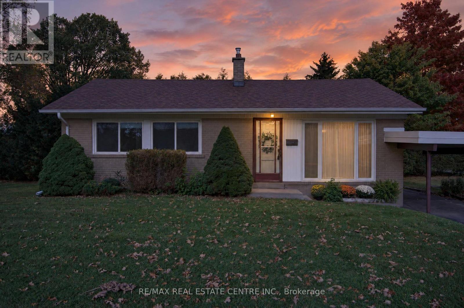 226 ELMWOOD CRESCENT, Milton, Ontario