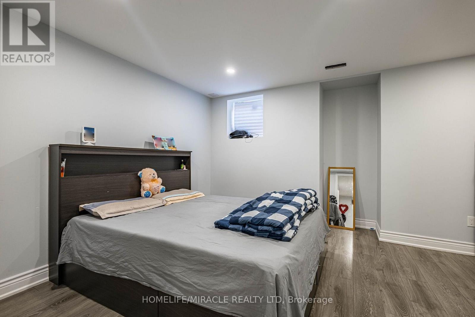 5881 Delle Donne Drive, Mississauga, Ontario  L5M 7A2 - Photo 45 - W14012158