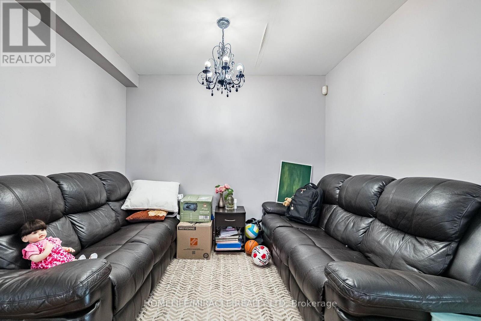 5881 Delle Donne Drive, Mississauga, Ontario  L5M 7A2 - Photo 9 - W14012158