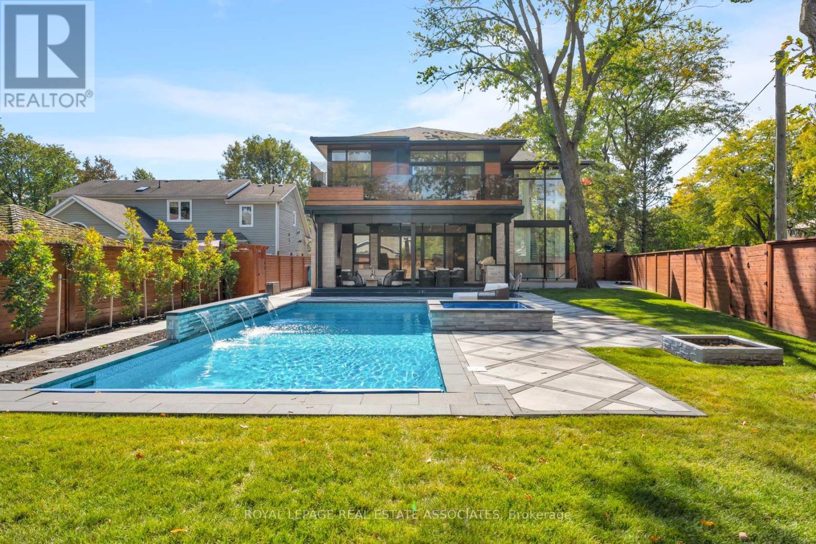 1589 Glenhill Crescent, Mississauga, Ontario  L5H 3C4 - Photo 46 - W14012340