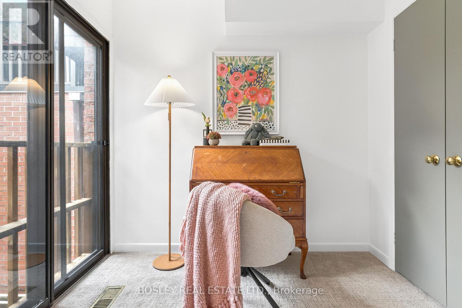 37 Hillsview Avenue, Toronto, Ontario  M6P 1J4 - Photo 15 - W14012380