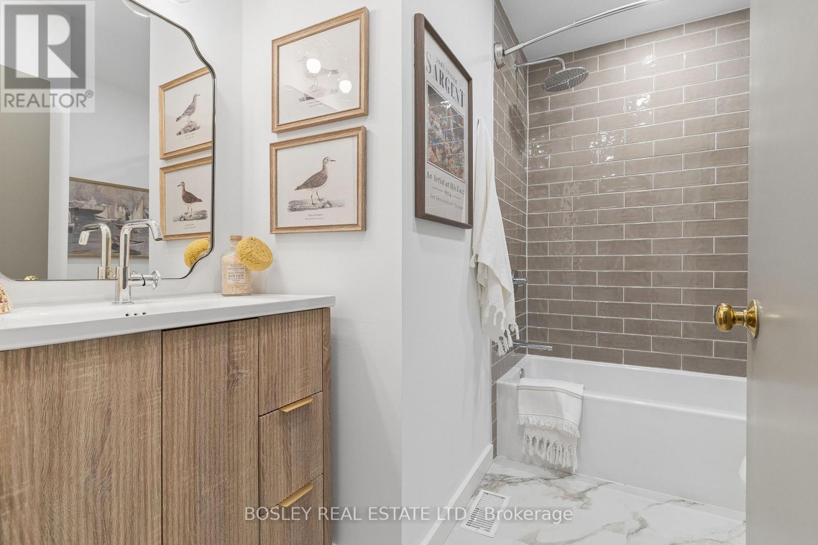 37 Hillsview Avenue, Toronto, Ontario  M6P 1J4 - Photo 16 - W14012380