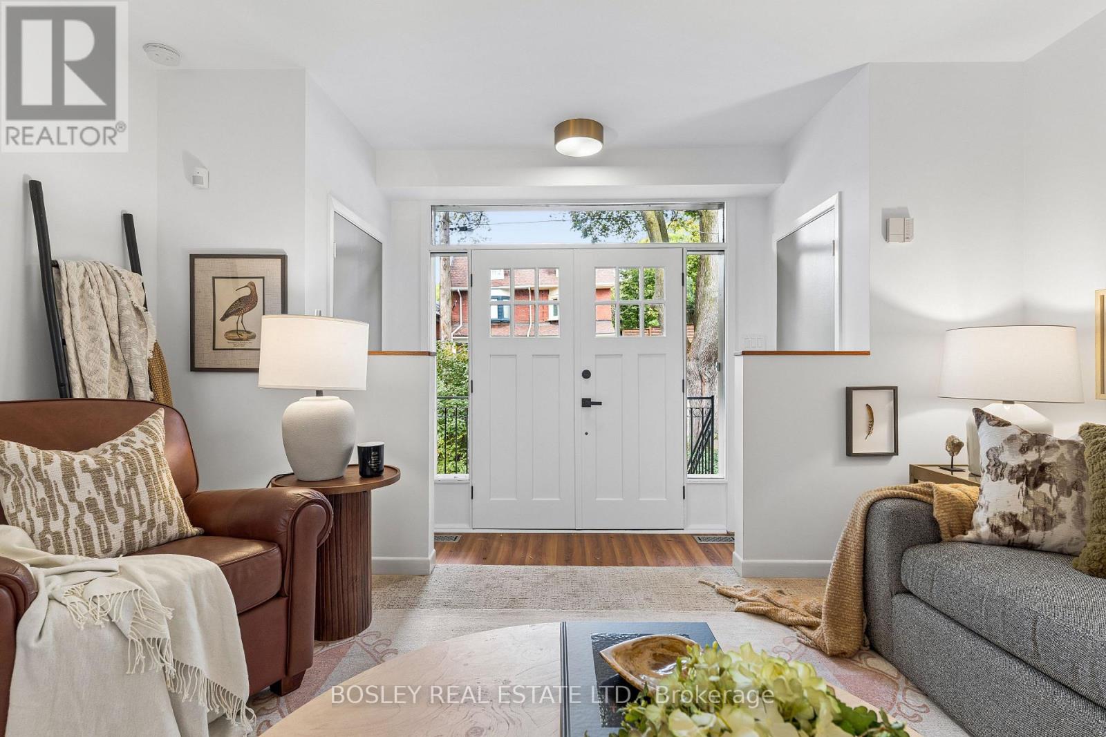37 Hillsview Avenue, Toronto, Ontario  M6P 1J4 - Photo 6 - W14012380
