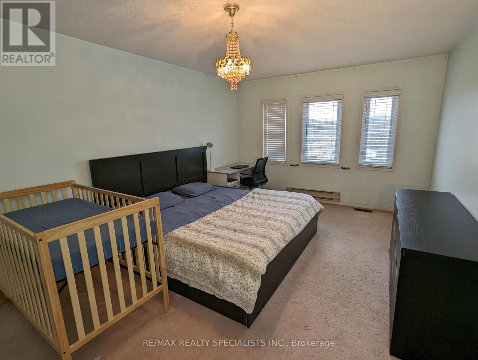 Main & 2nd - 6923 Dillingwood Drive, Mississauga, Ontario  L5N 6Z7 - Photo 11 - W14012428
