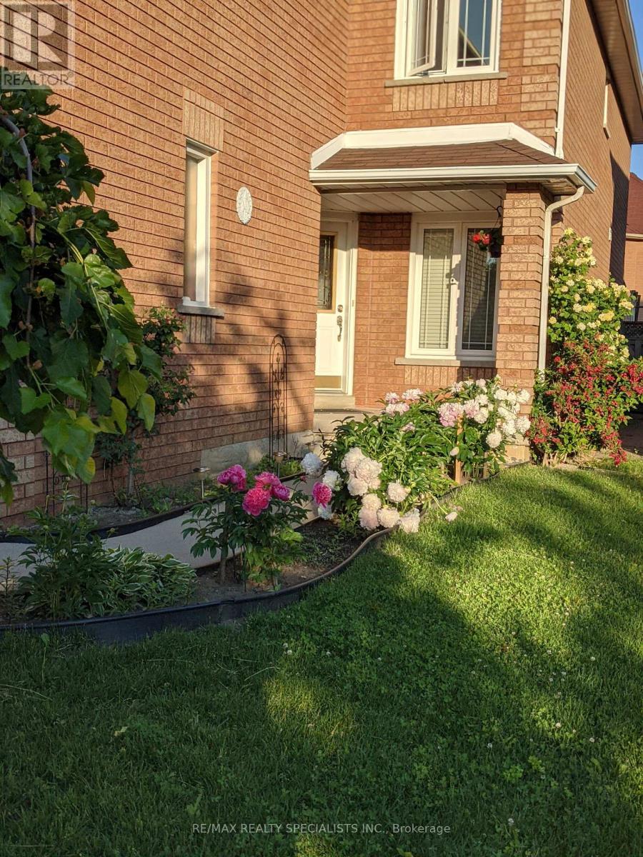Main & 2nd - 6923 Dillingwood Drive, Mississauga, Ontario  L5N 6Z7 - Photo 2 - W14012428