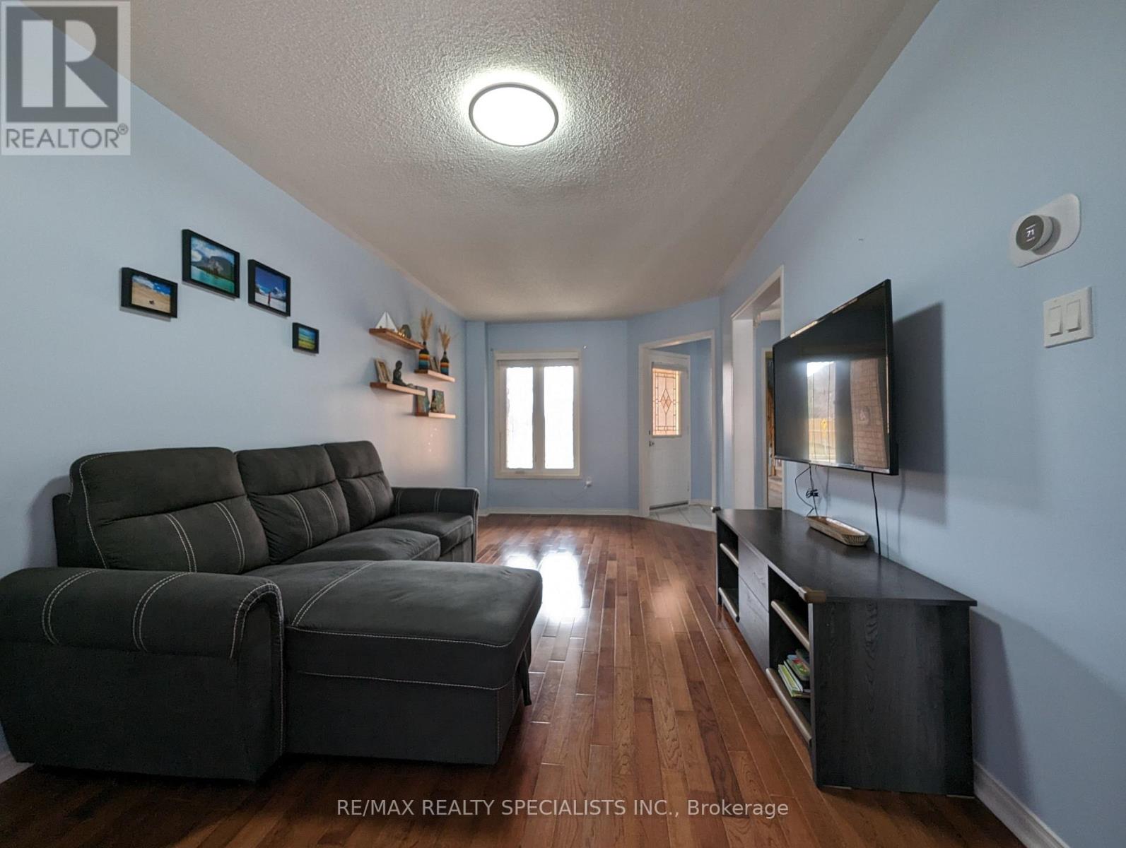 Main & 2nd - 6923 Dillingwood Drive, Mississauga, Ontario  L5N 6Z7 - Photo 5 - W14012428